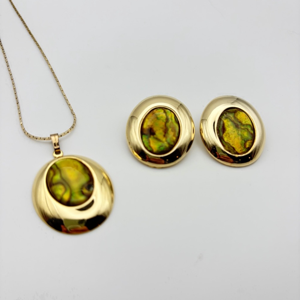 Vintage Gold Tone Abalone Shell Pendant Necklace & Clip-On Earrings Set